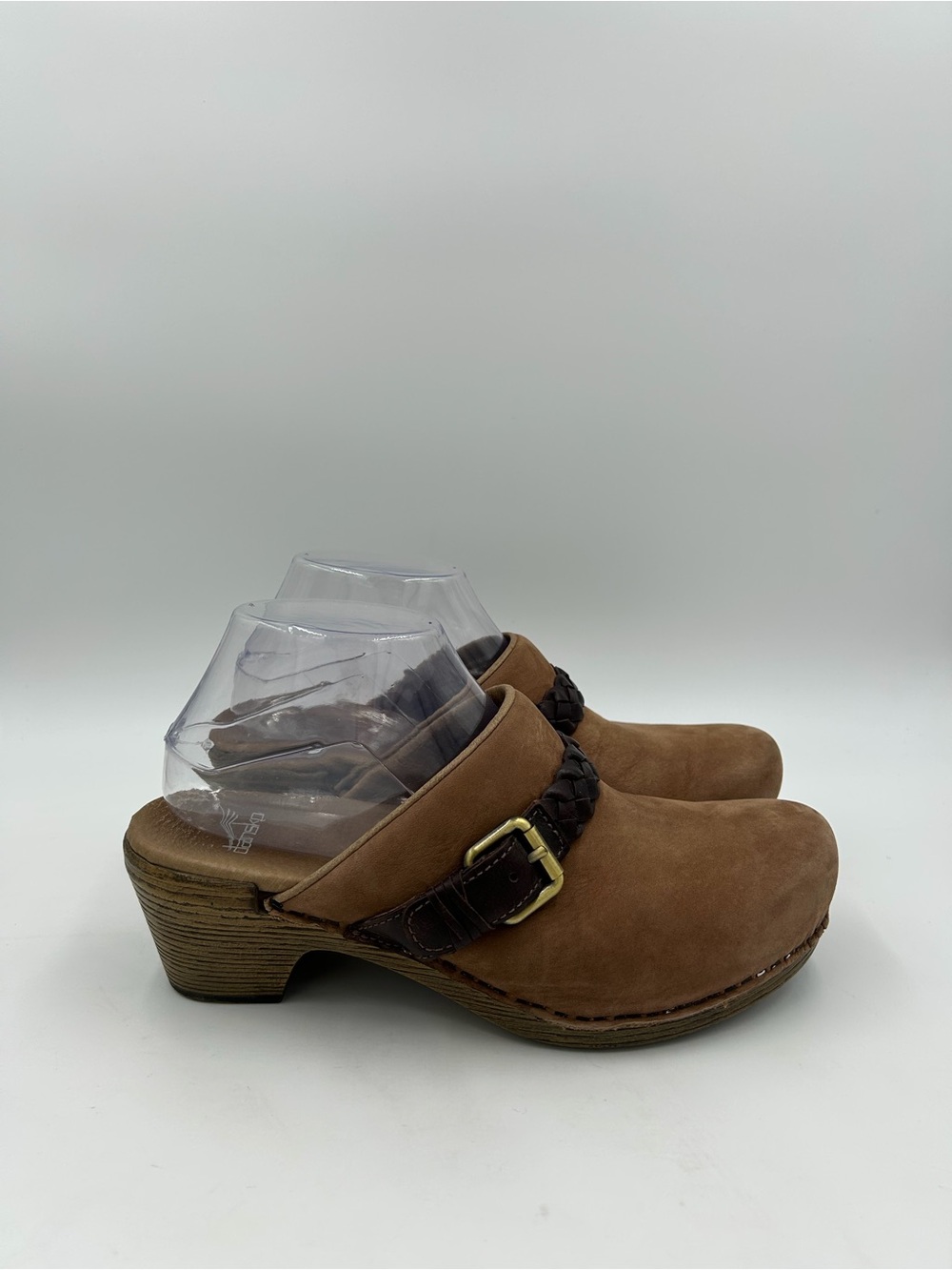 Dansko Melanie Mules Clogs Nubuck Leather Camel Tan Braided Buckle Detail Sz 39